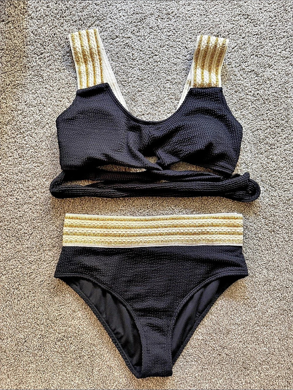 CUPSHE Gold Luster Black Bikini Set Striped Bikini in Black & Gold Size Large